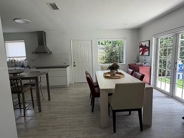 2401 SW 16th Ct — Photo 7