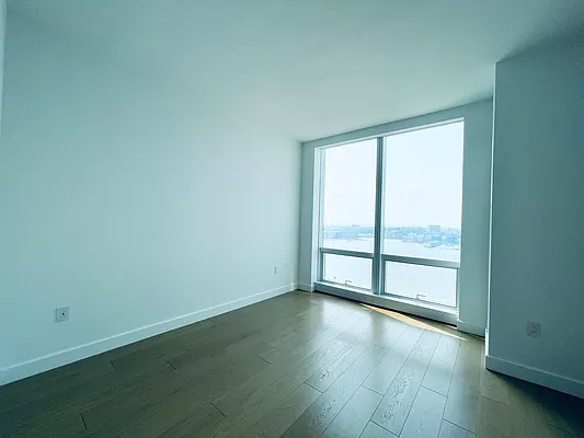 Rented by Luxian International Realty LLC | media 44
