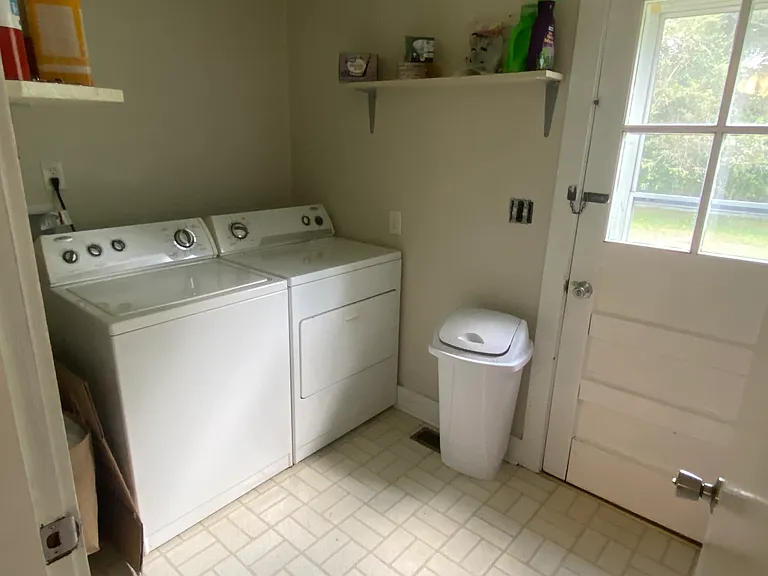 706 Logan Way — Photo 5
