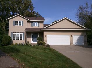 2212 Swan Ct, Mendota Heights, MN 55120
