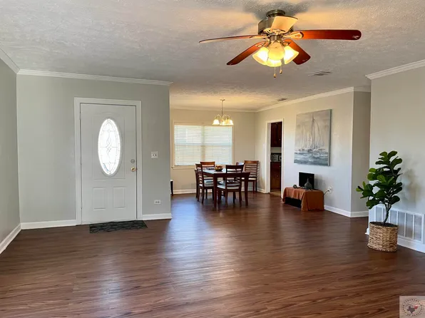 2052 N Robison Rd, Texarkana, TX 75501