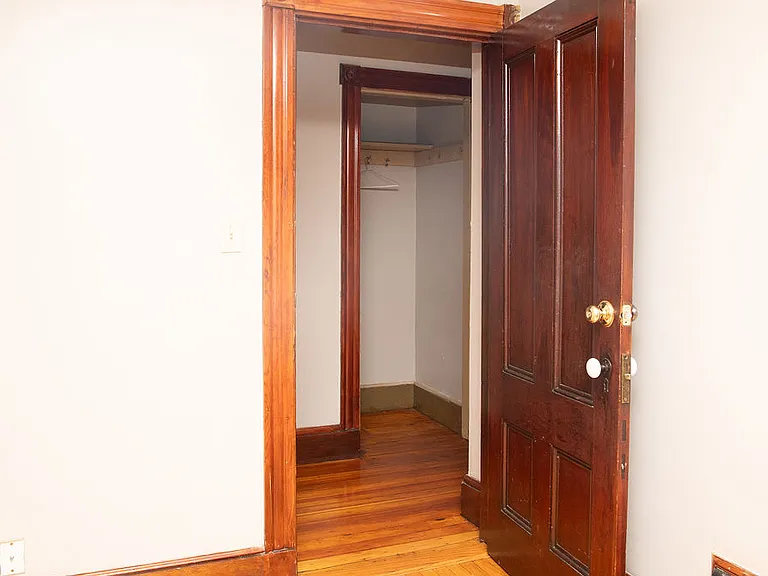 10-12 Payson Ave #2 — Photo 29