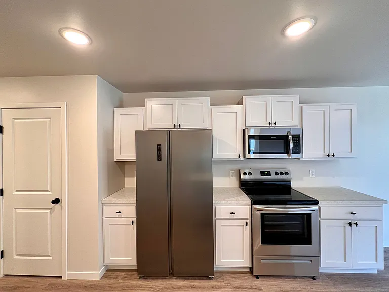 826-834 Thames Ct #1008 — Photo 13