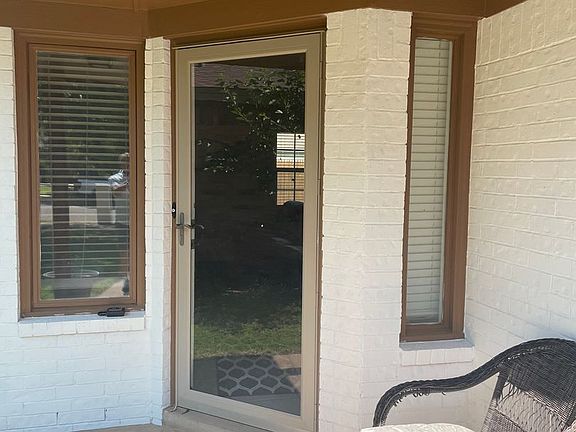 4th image of 9604 Elkhart Ave