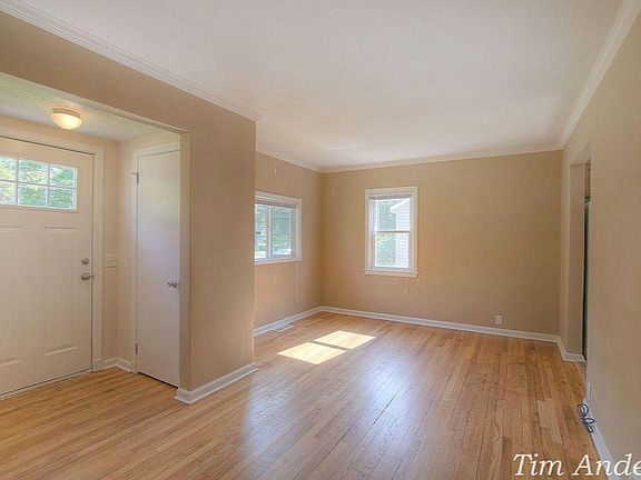 3rd image of 116 Burt Ave SE