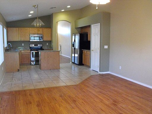 4th image of 7728 W Foothill Dr