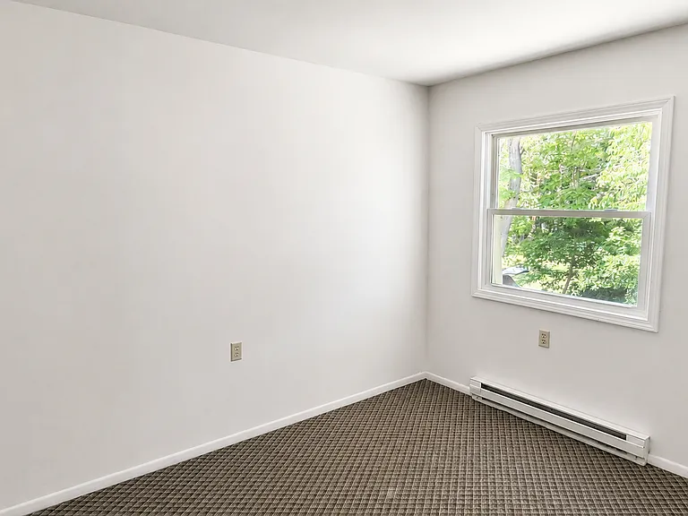 39 Medbury Ave — Photo 34