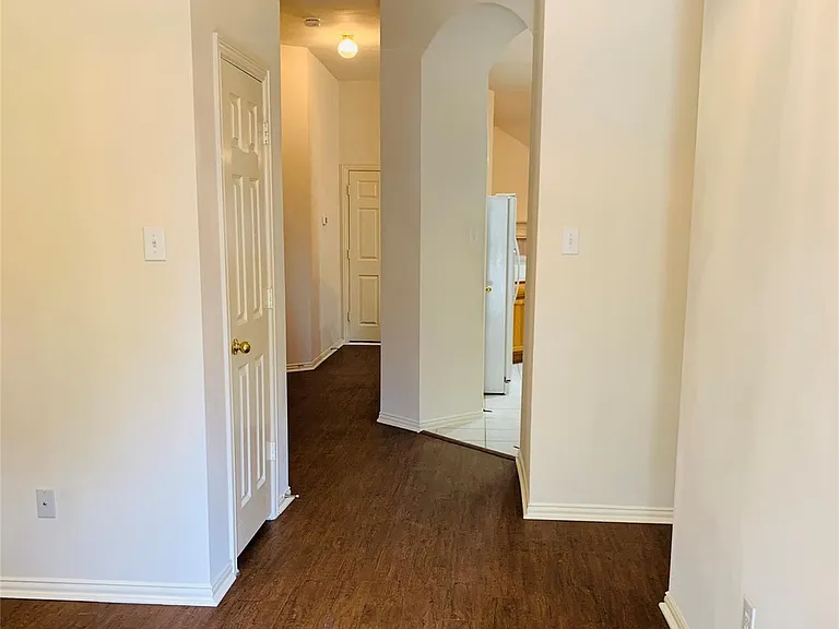 5632 Overland Dr — Photo 3
