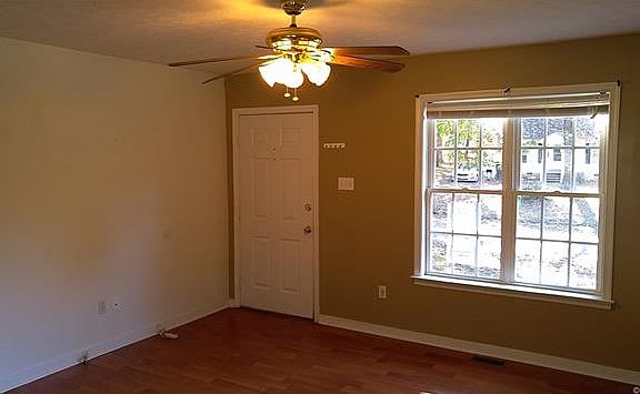4th image of 5800 Edgelawn St