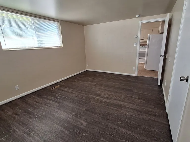732-742 W Wasatch St — Photo 10