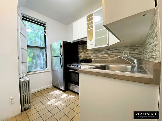 Rented by ZealEstate Group Inc | media 43