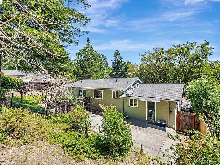 2050 Donald Dr — Photo 17