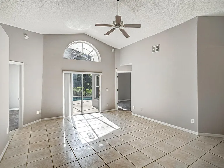 1033 Lake Davenport Blvd — Photo 9