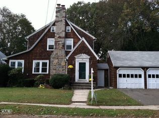 69 Parkway Dr, Stratford, CT 06614