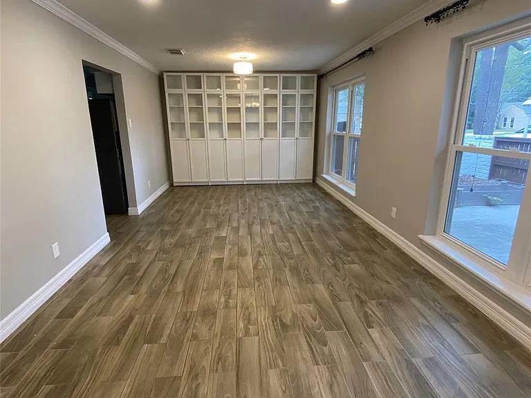 511 Rosewood Dr — Photo 6