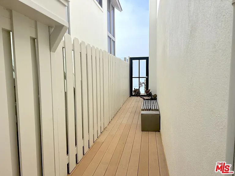25366 Malibu Rd #2 — Photo 23