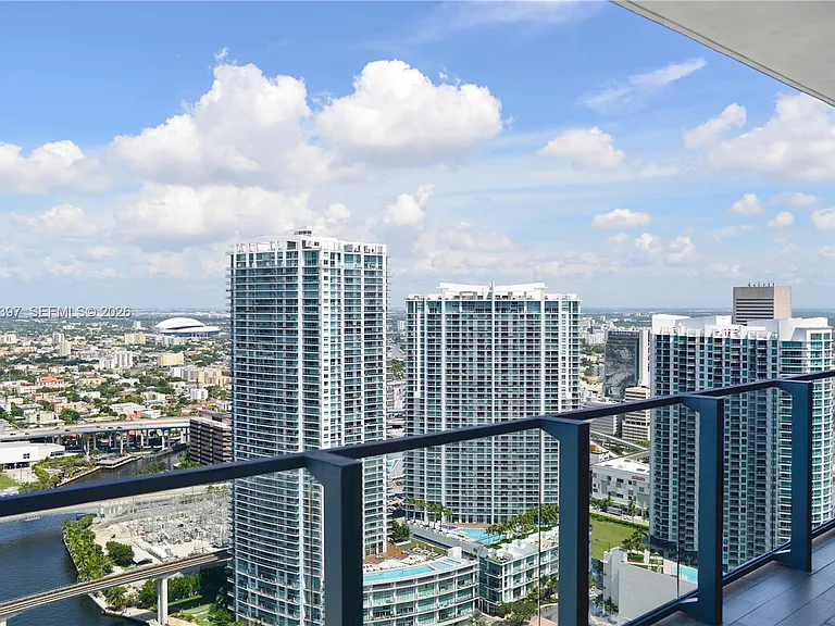 68 SE 6th St #3908 — Photo 1