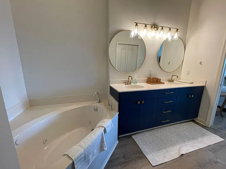 2377 Ravenna Blvd #202 — Photo 21