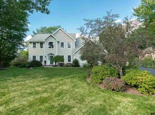68 Pheasant Rdg, Niskayuna, NY 12309