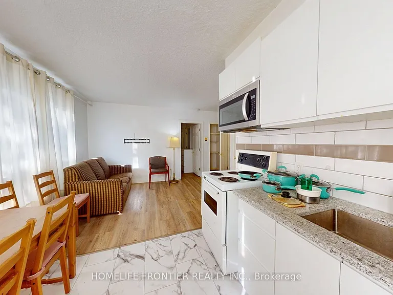 1110 Weston Rd #4 — Photo 3