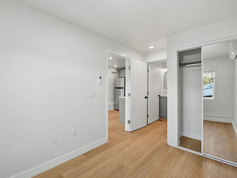 2735 Broadway #5 — Photo 11