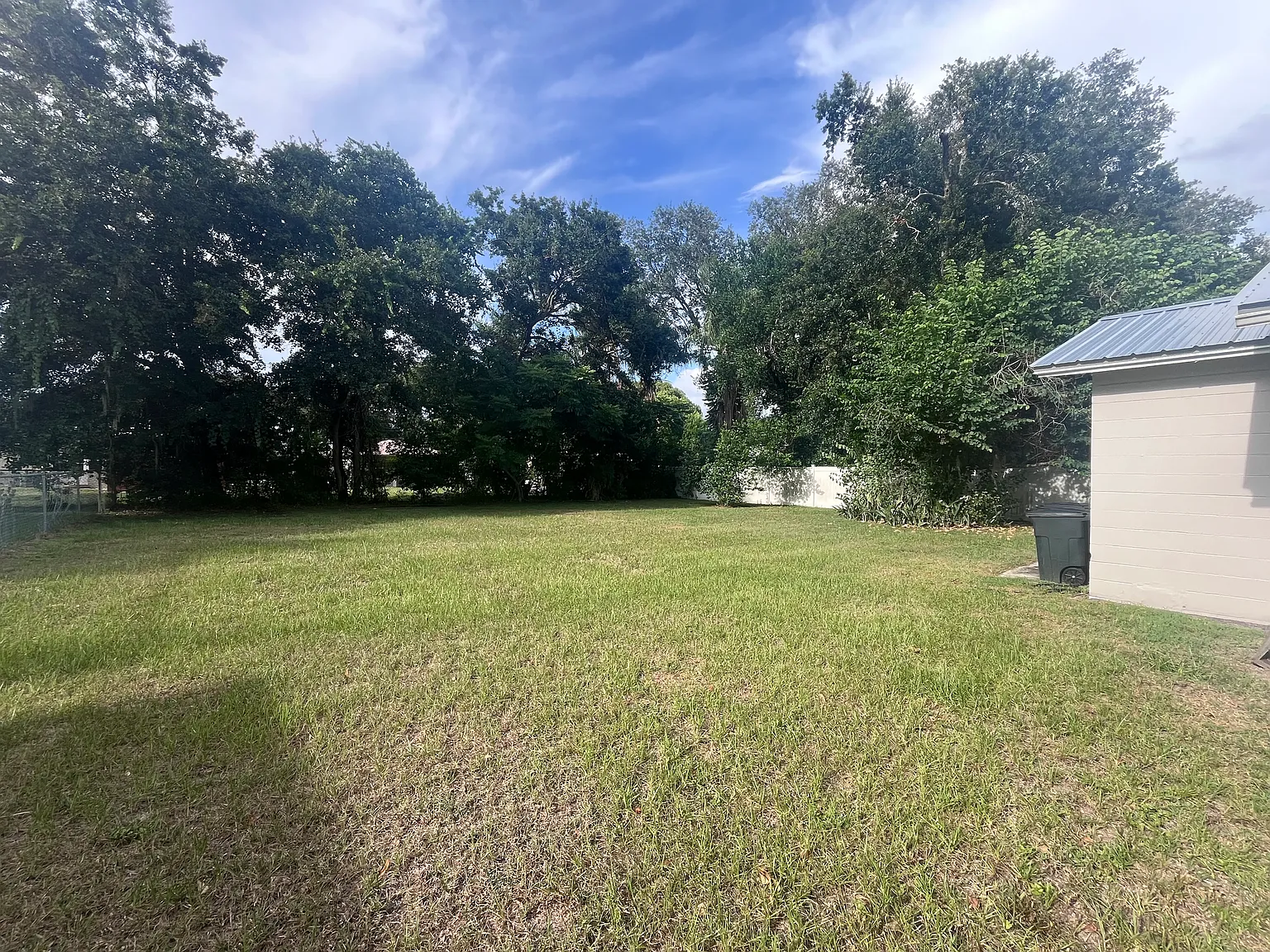 828 Lakehurst St — Photo 3