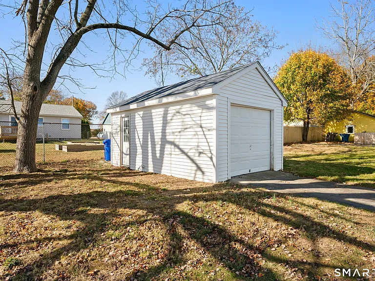 14 Clark Ln — Photo 6