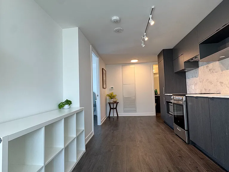 100 Queen St E #3103 — Photo 6