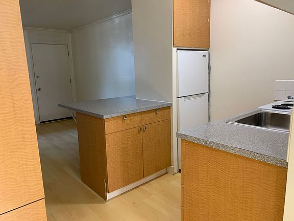 3rd image of 6547 4th Ave NE APT 5