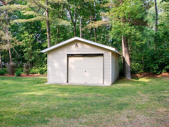 3rd image of 15088 Shady Oak Ln