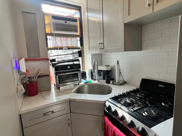 446 E 78th St #1, New York, NY 10075