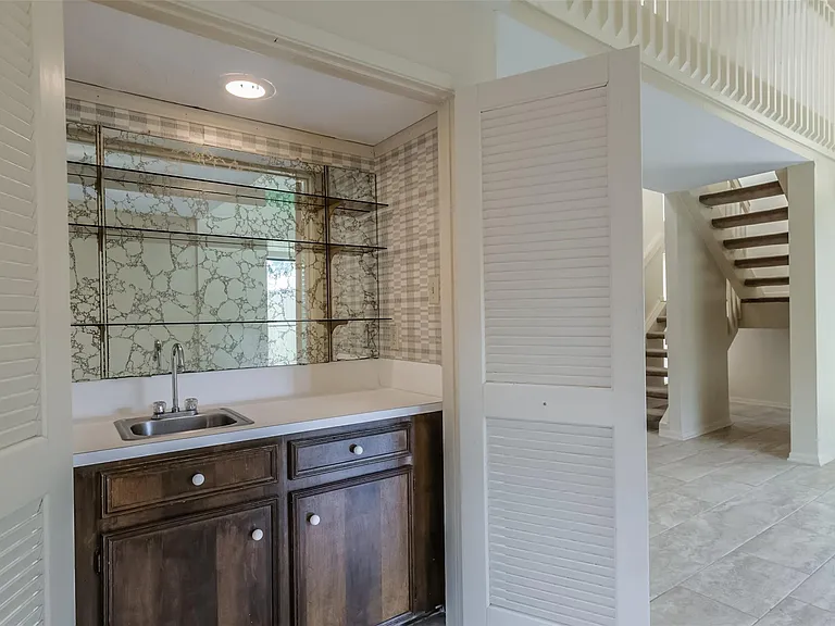 514 Shady Dale Dr — Photo 8