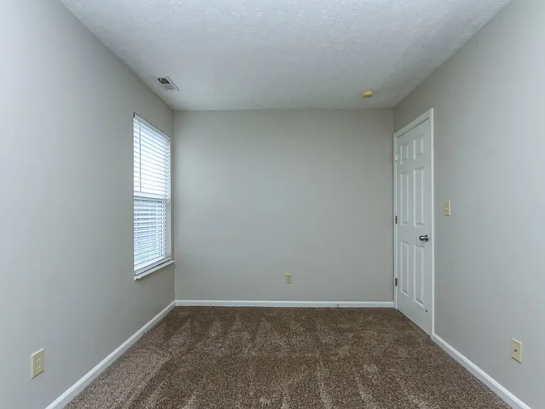 1327 Grand Canyon Cir — Photo 10