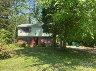 5901 Plainfield Dr, Charlotte, NC 28215