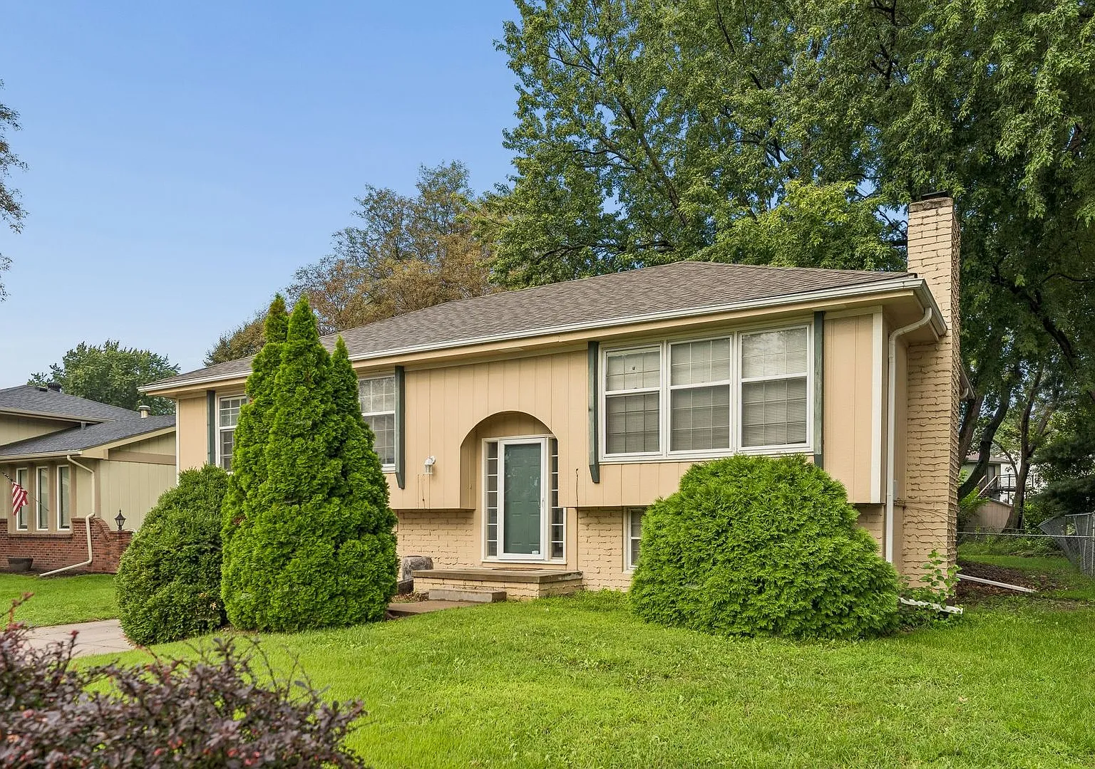 Fantastic Central Omaha 3-bed, 2.5-bath Home — Photo 2
