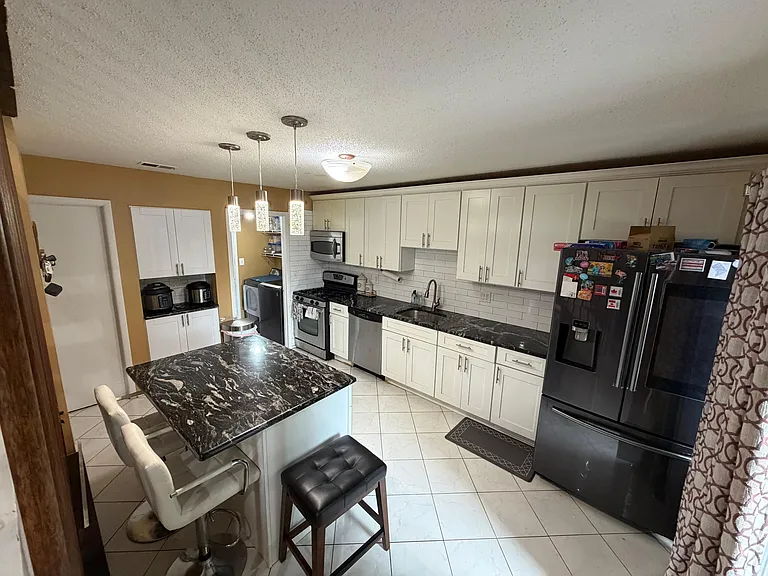 173 Westgate Dr — Photo 3