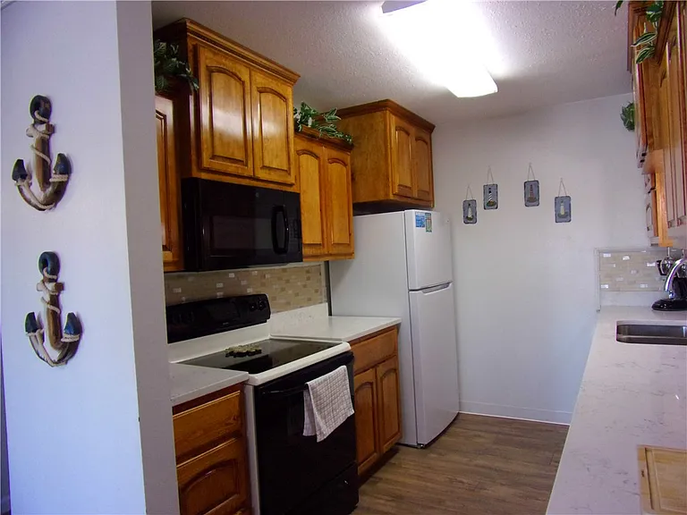 15005 Windward Dr #211 — Photo 27
