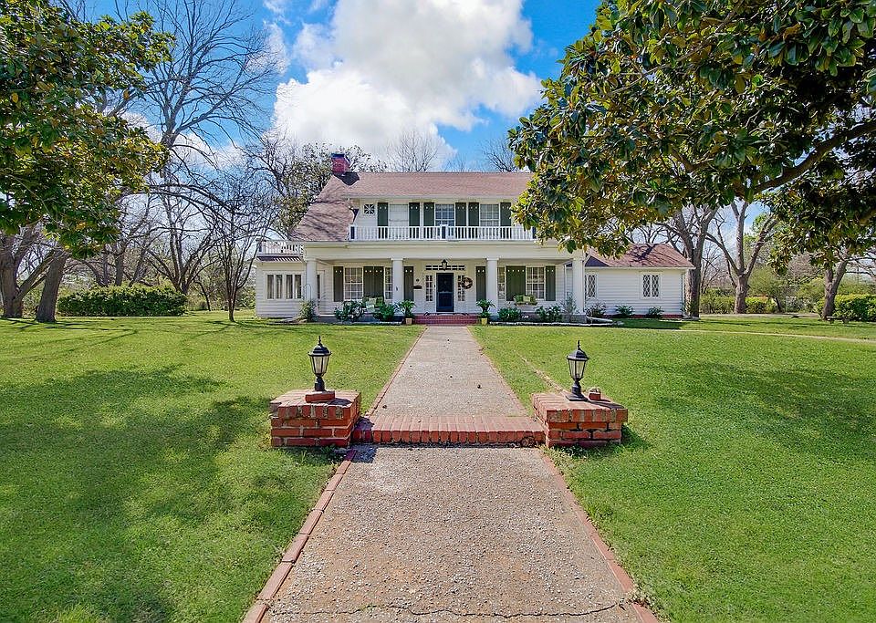 1st image of 1200 Park Dr