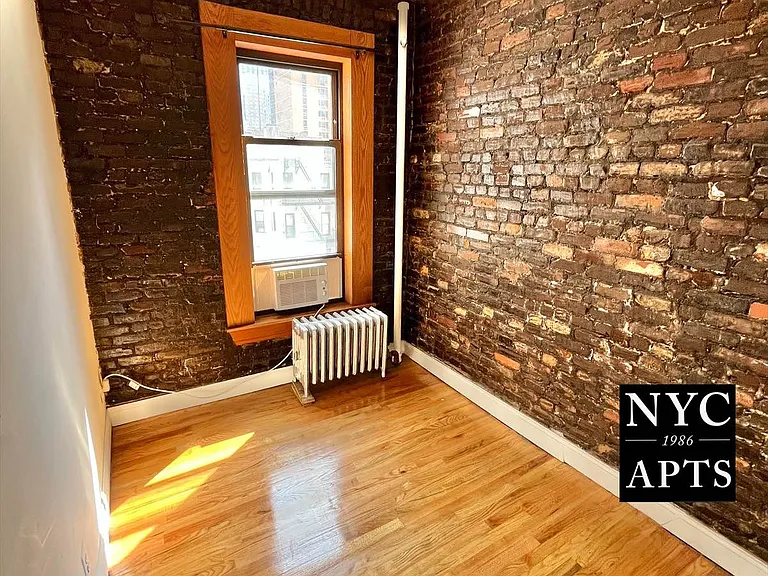 328 W 44th St #63 — Photo 6