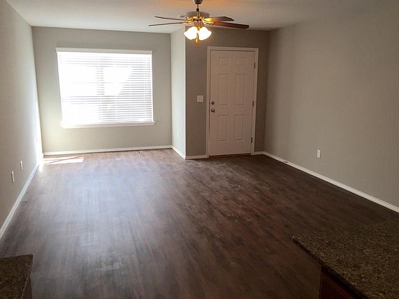 5th image of 2902 SW Deerfield Blvd #2