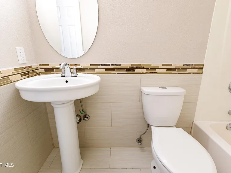 521 W Missouri Ave #12 — Photo 9