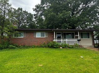632 Clager Dr, Saint Louis, MO 63125