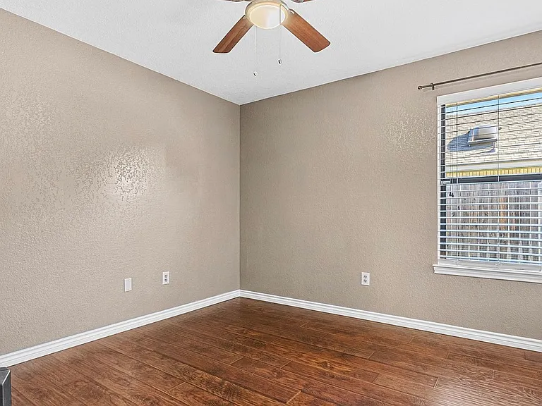 1705 Lynx Cir — Photo 3