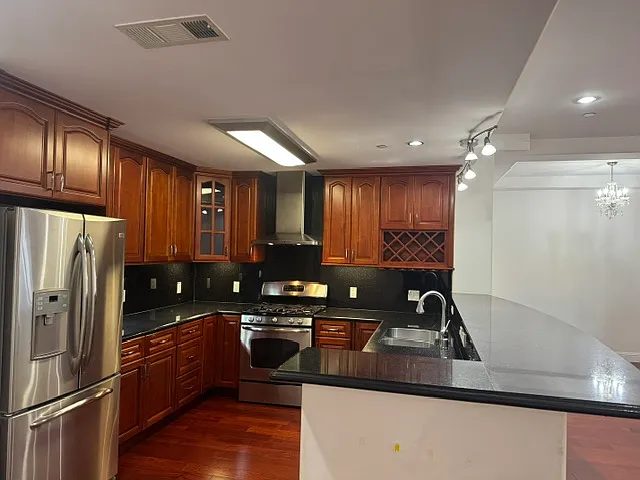 151 El Camino Real — Photo 5