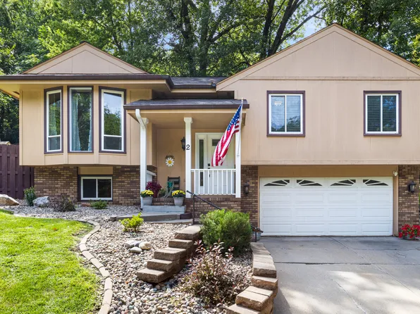 2 Scarlet Oaks Rd, Council Bluffs, IA 51503