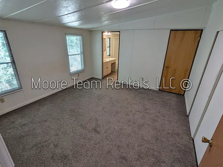 5399 Greenville Hwy — Photo 7