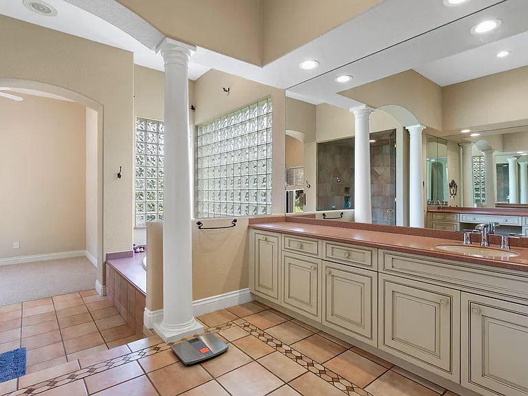 8158 Native Dancer Rd E — Photo 14