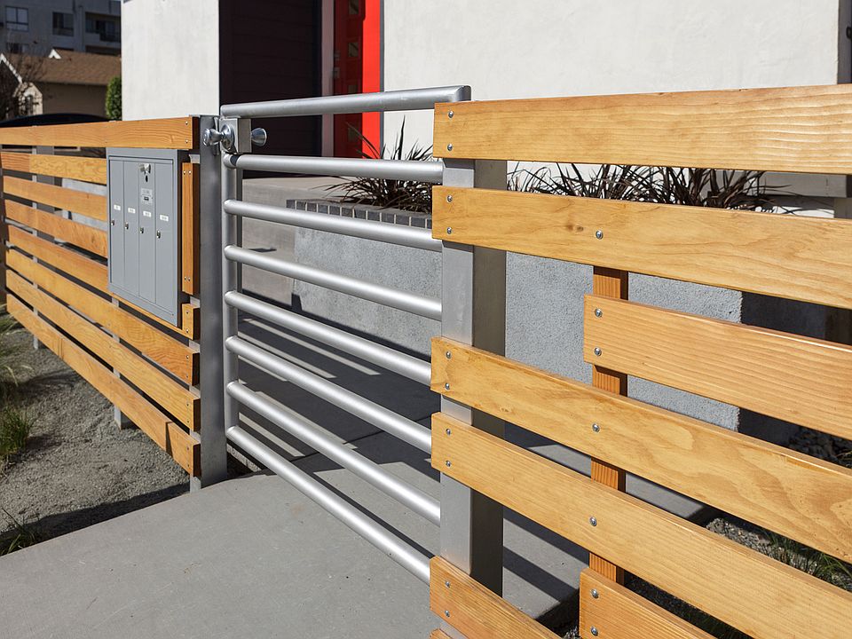 5. Front Yard Entry Gate & Fence