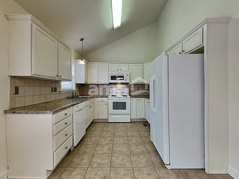4735 Eagle Path — Photo 2