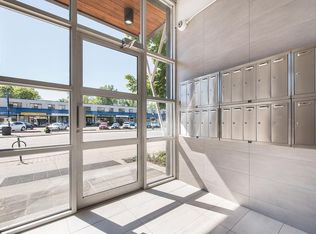 206 Lakeshore Road East, Mississauga, ON L5G 1G4